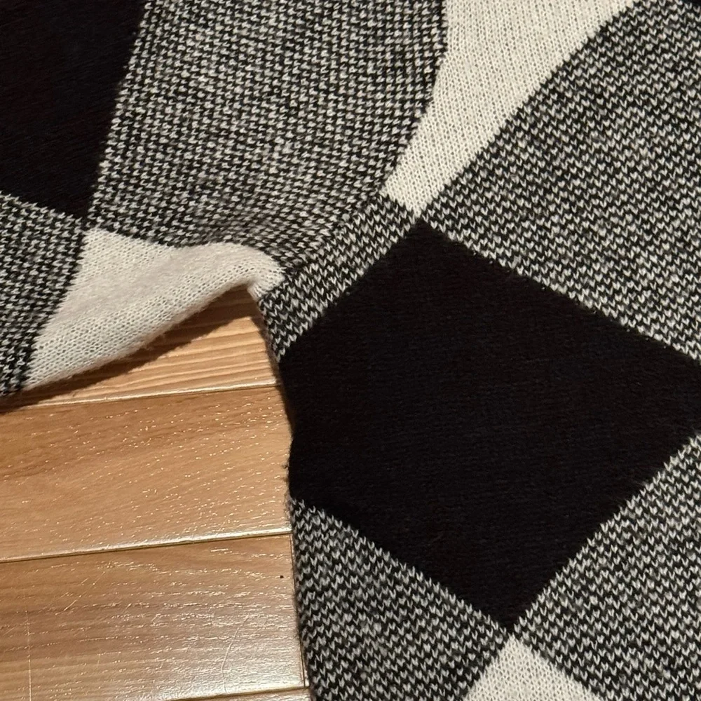 Sweater - Picture 4 of 7